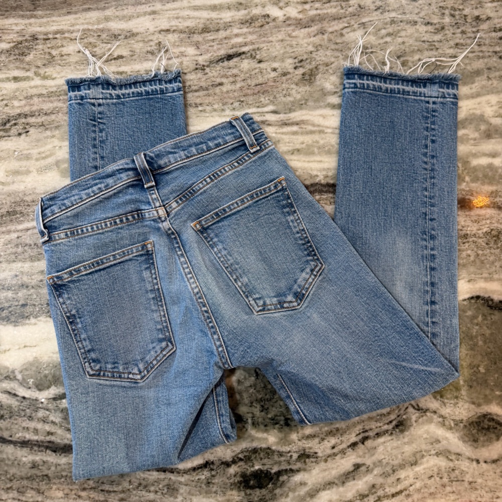 Veronica Beard Jeans Pipeline Ankle Fray
Size 24 - Picture 2 of 9